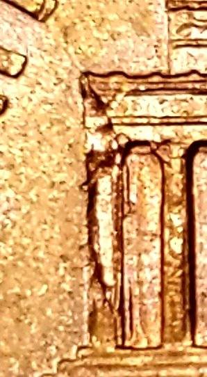 2007-P-Lincoln-Cent-Struck-Through-Center-Of-1-St-Column-And-Left-Eave?